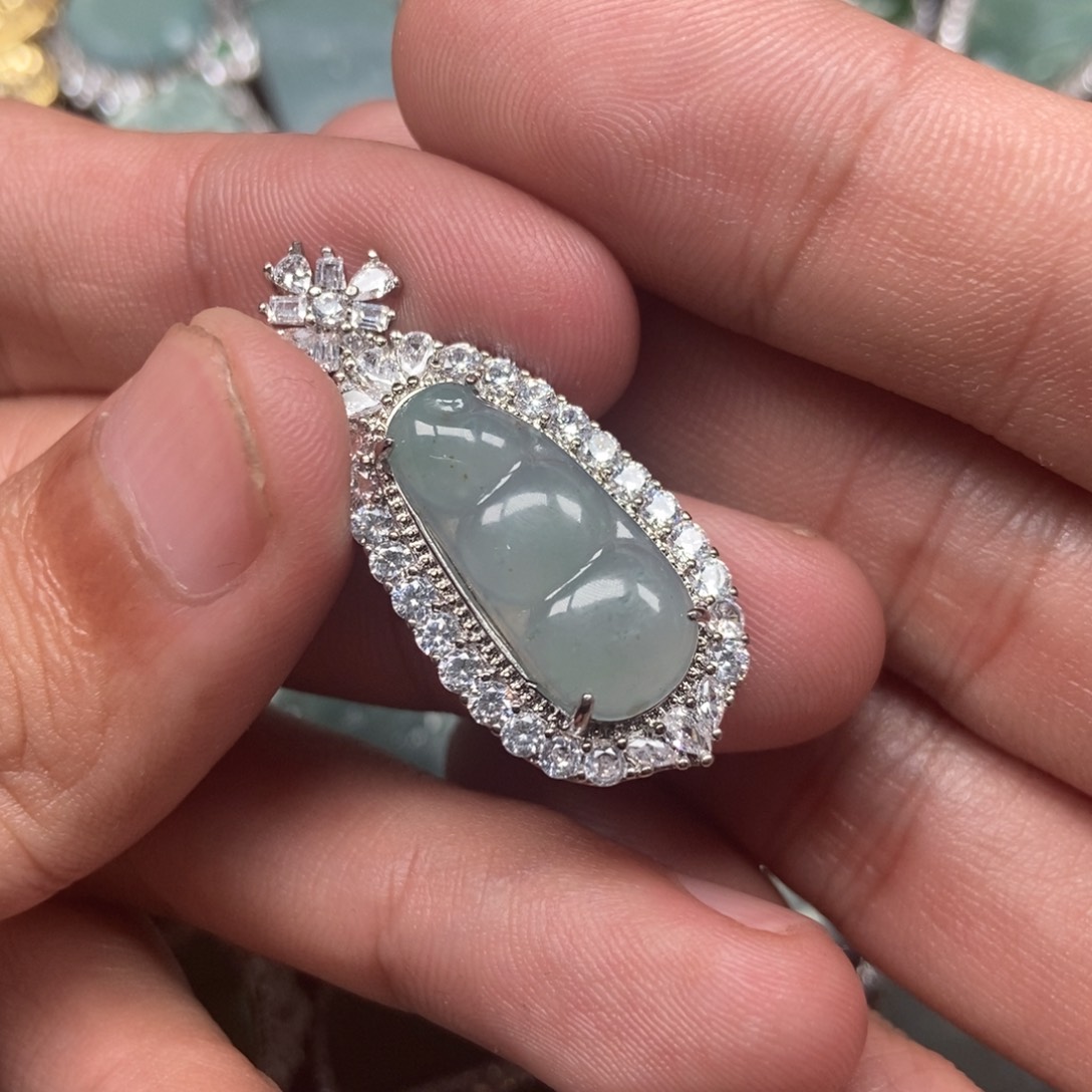 翡翠未镶嵌吊坠(不含链)
