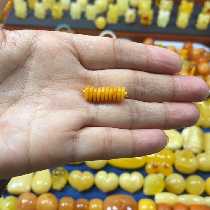 琥珀未镶嵌裸石卡7加老蜡隔片一组精工微瑕