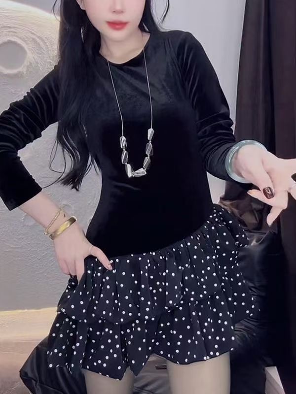 赫本风花苞拼接黑色丝绒连衣裙秋冬款精致外穿小个子巨好看包臂裙