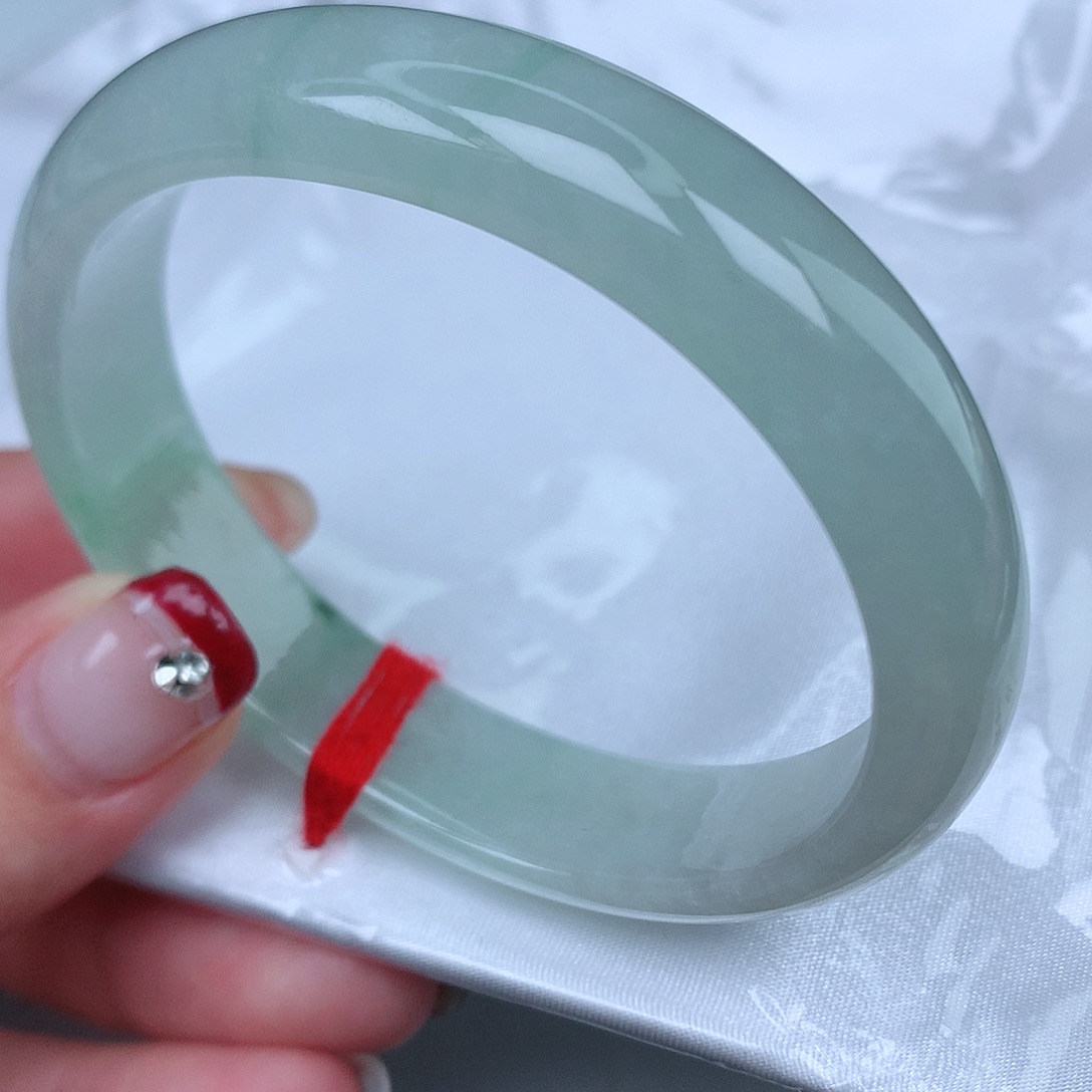 翡翠手镯（贵妃镯）未镶嵌天然