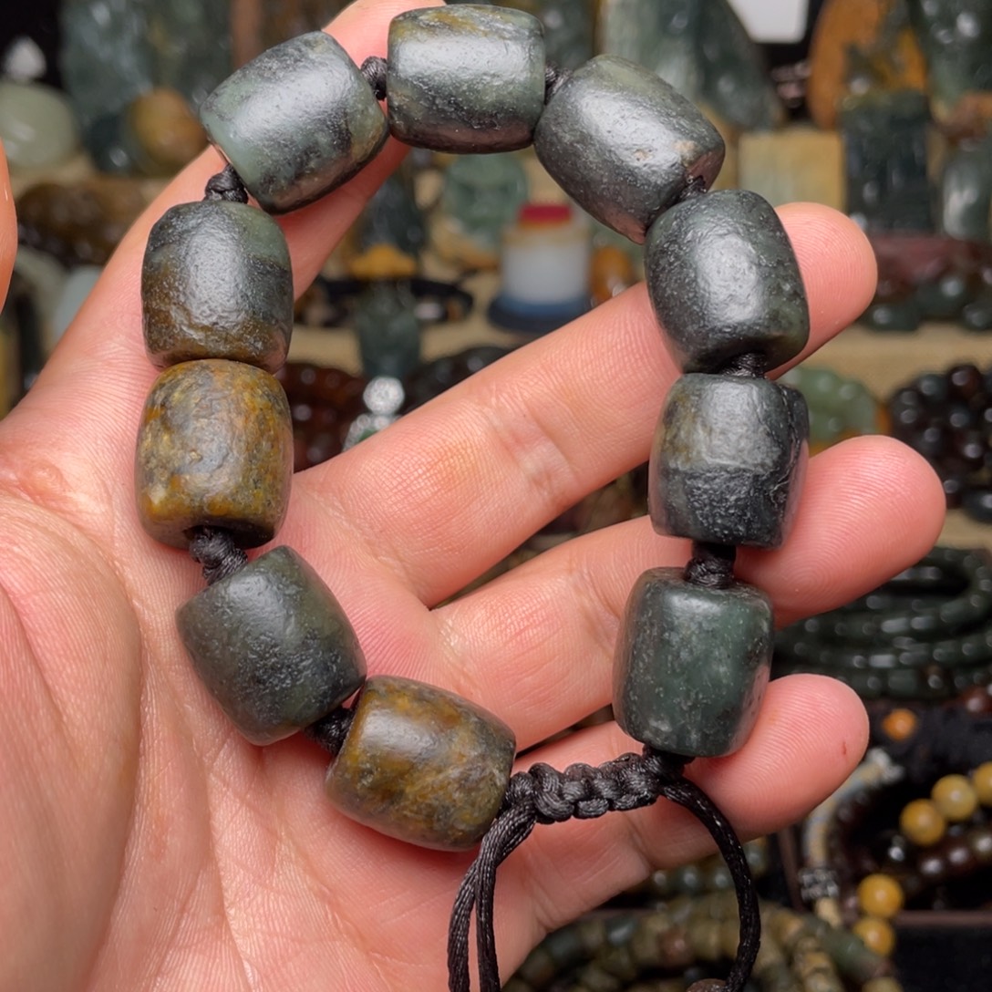 岫岩河磨玉（透闪石质玉）未镶嵌颈饰17×18