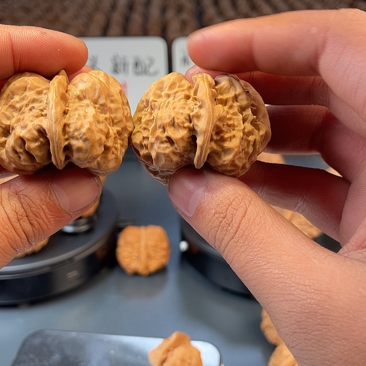 大***欣吊坠文玩核桃34355555