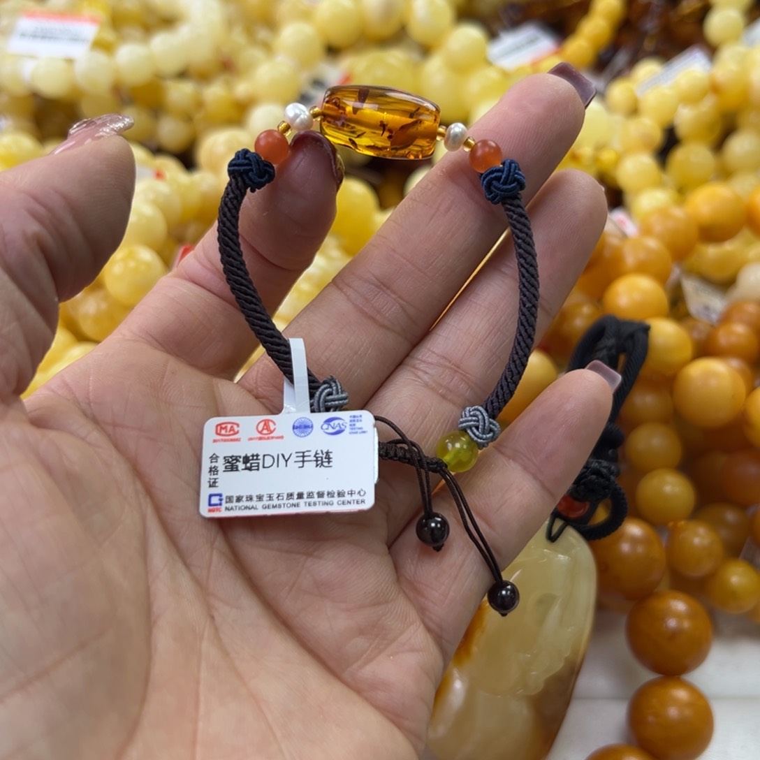 琥珀珠宝奇石未镶嵌