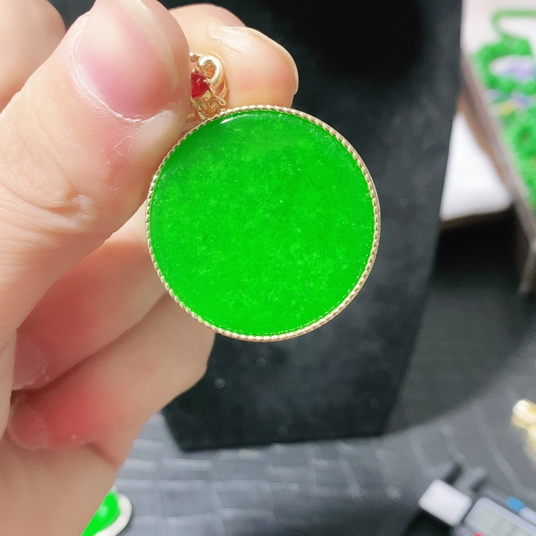 翡翠颈饰14K金镶嵌吊坠