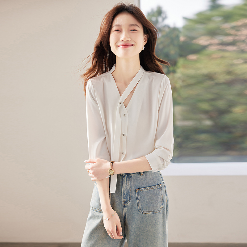 设计款飘带V领温柔气质衬衫LA CHAPELLE HOMME.9957.Q6000