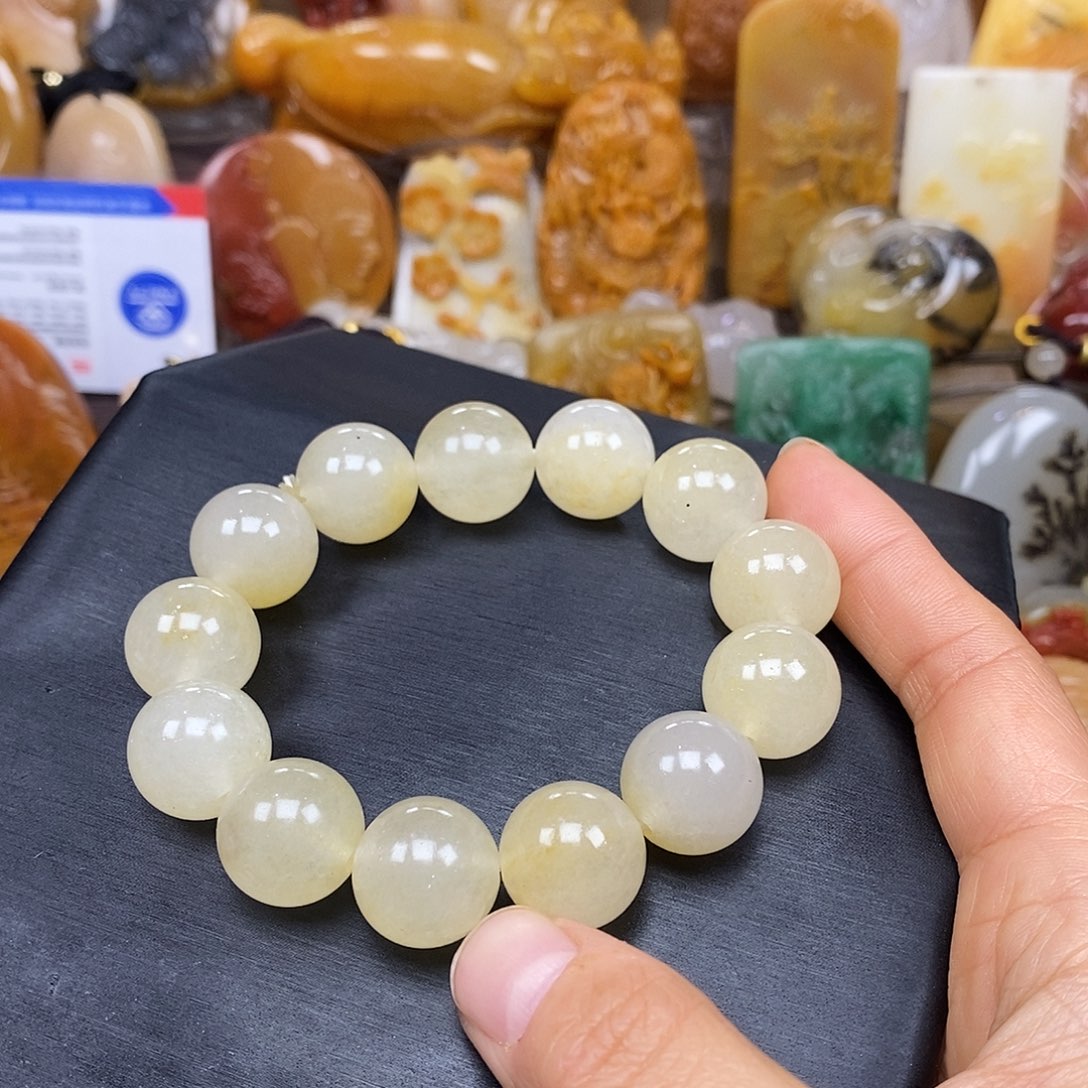 石英质玉（黄龙玉）颈饰未镶嵌