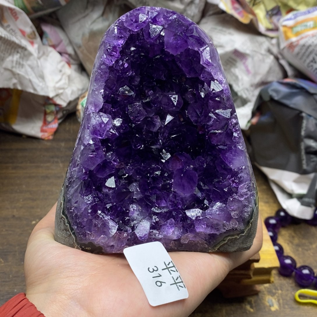 紫晶乌拉圭未镶嵌