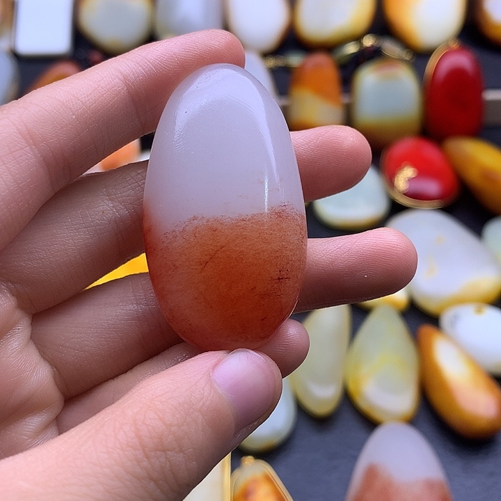 和田玉未镶嵌把件