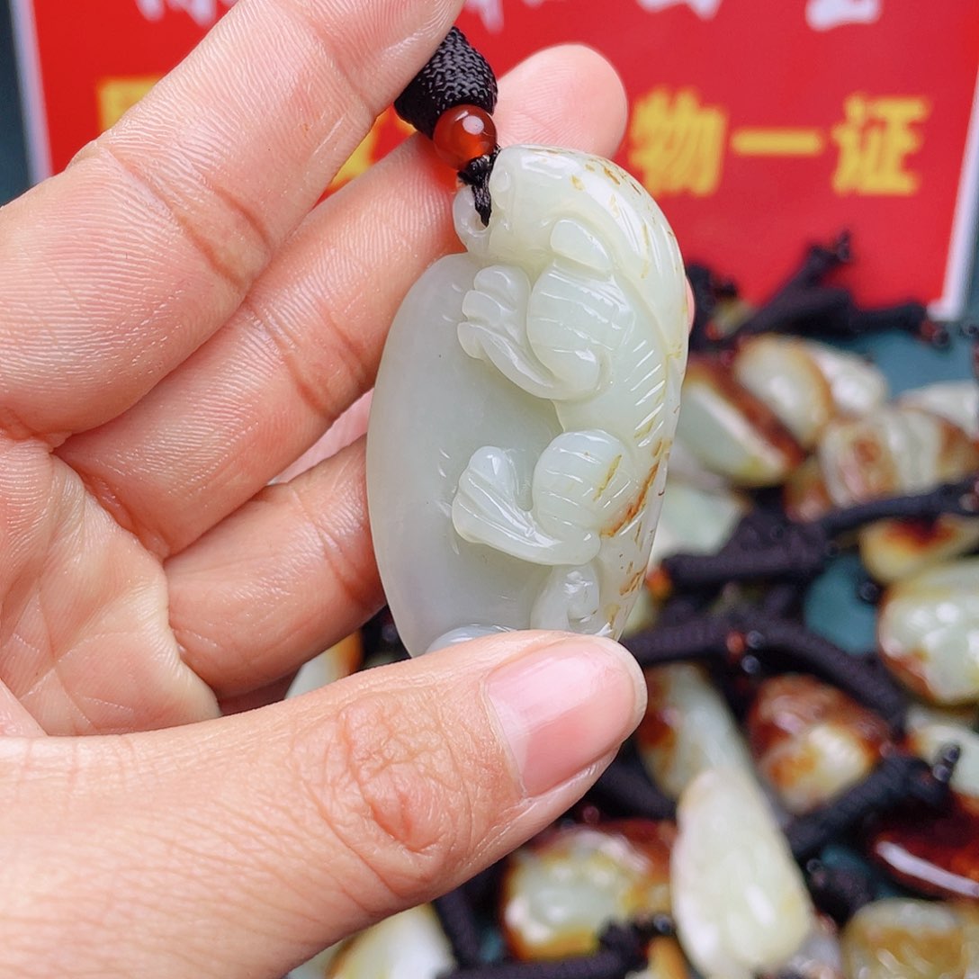 和田玉颈饰未镶嵌