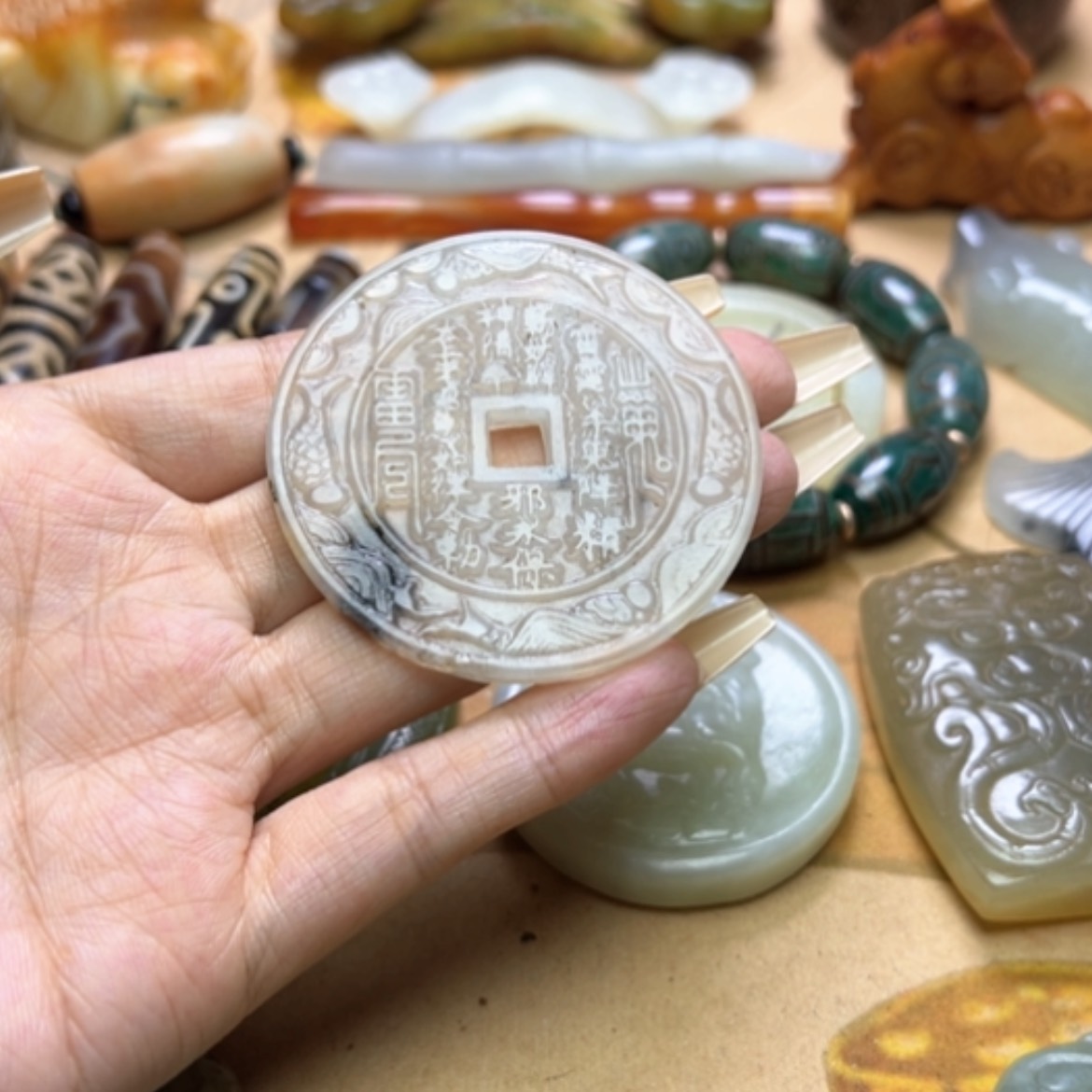 【闪购商品】蛇纹石玉颈饰未镶嵌