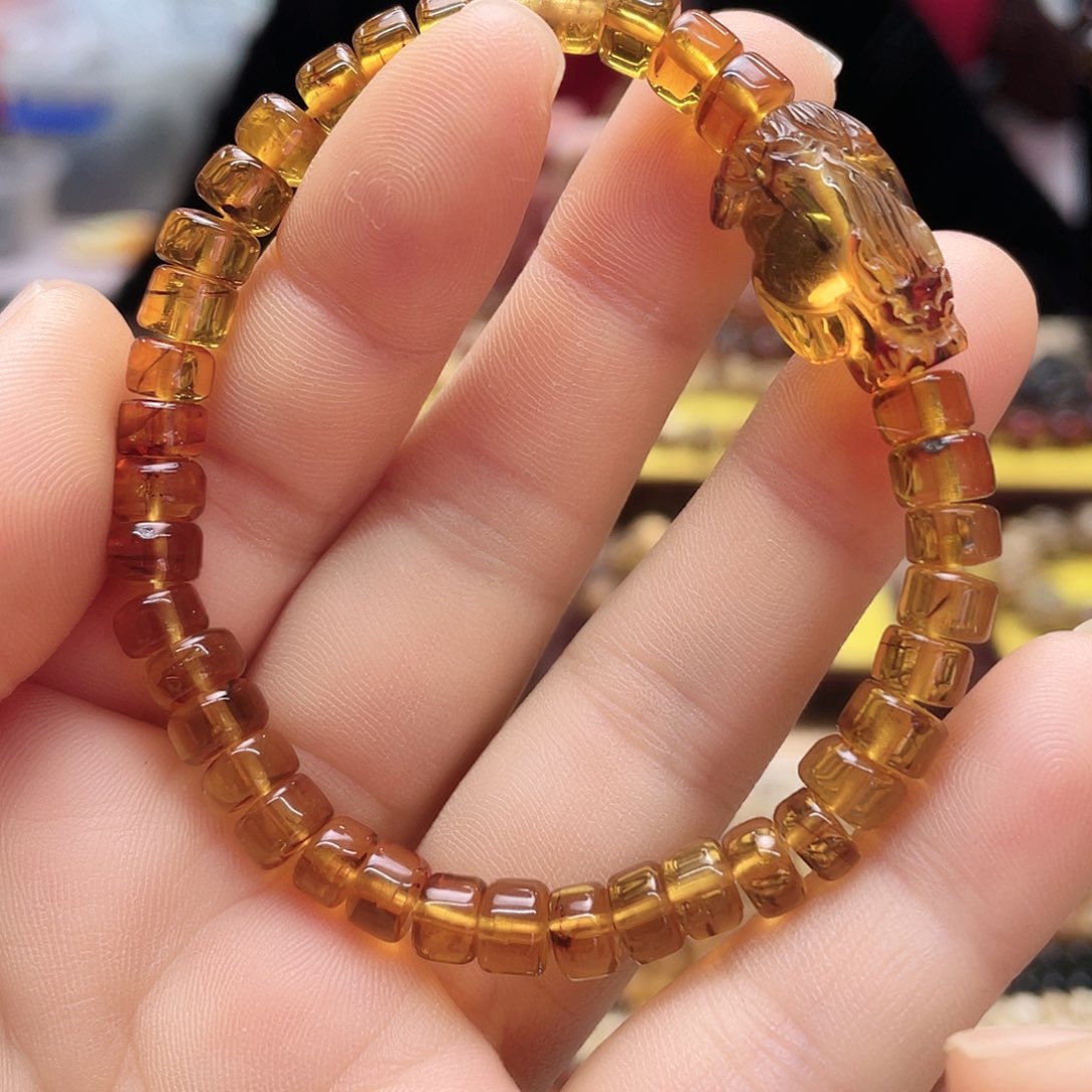 琥珀裸石未镶嵌六