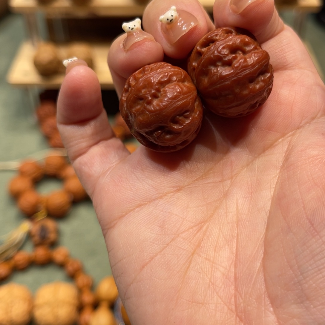 把件文玩核桃红皮肉筋八棱