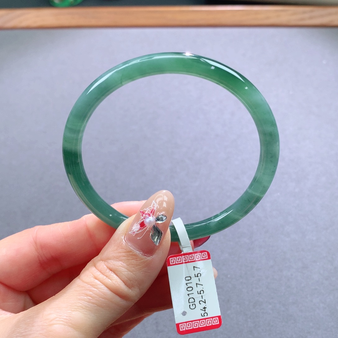 翡翠手镯未镶嵌天然翡翠手镯叮当镯