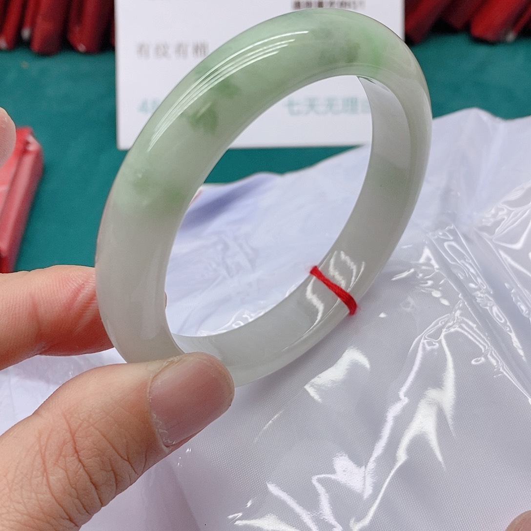 翡翠手镯未镶嵌泡***095555555