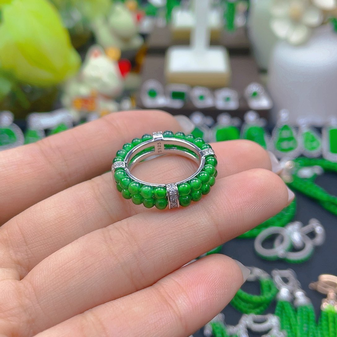 翡翠戒指银S925镶嵌天然A货翡翠