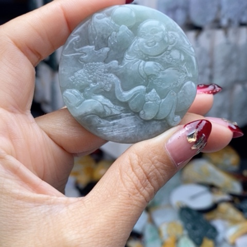 翡翠颈饰未镶嵌翡翠