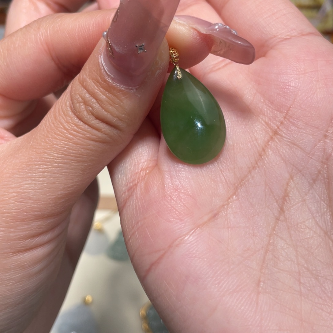 和田玉吊坠(不含链)18K金镶嵌