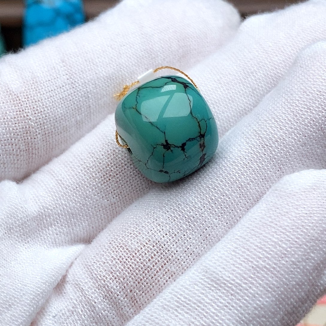 大***海绿松石未镶嵌珠宝奇石