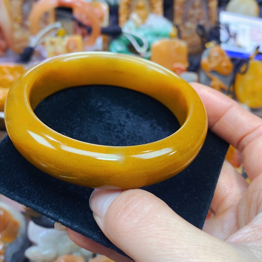 未镶嵌石英质玉（黄龙玉）吊坠(不含链)