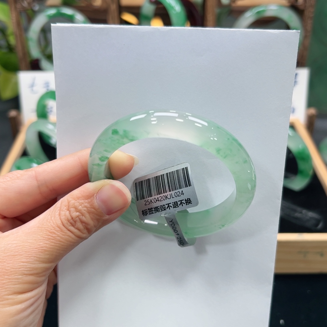 林***夕石英质玉未镶嵌手镯➕佳佳55