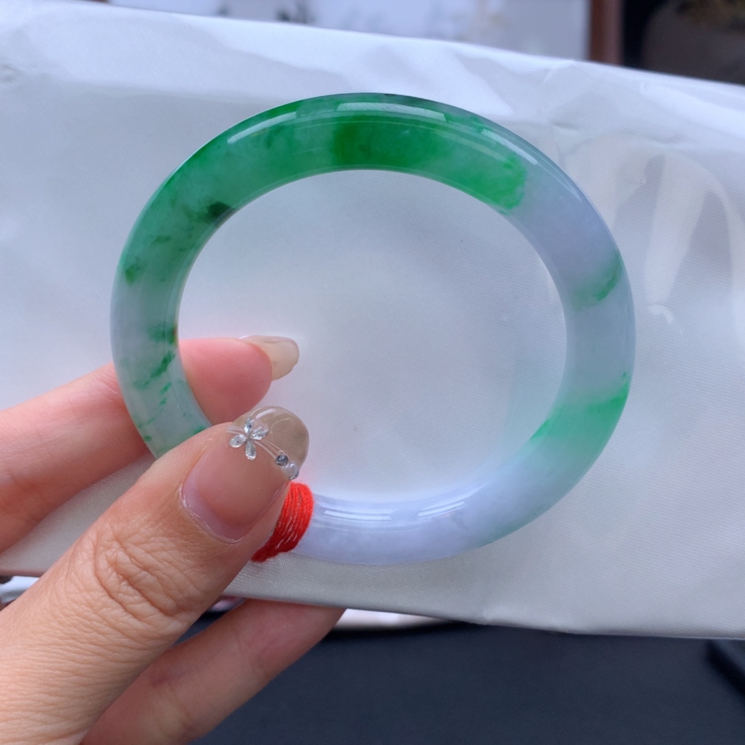 翡翠手镯未镶嵌冰辣阳绿飘花圆条07号