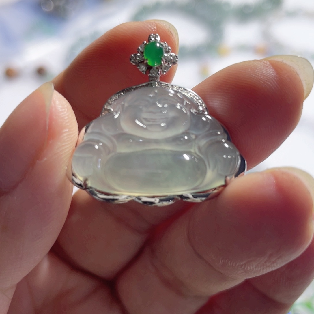 翡翠颈饰18K金镶嵌翡翠