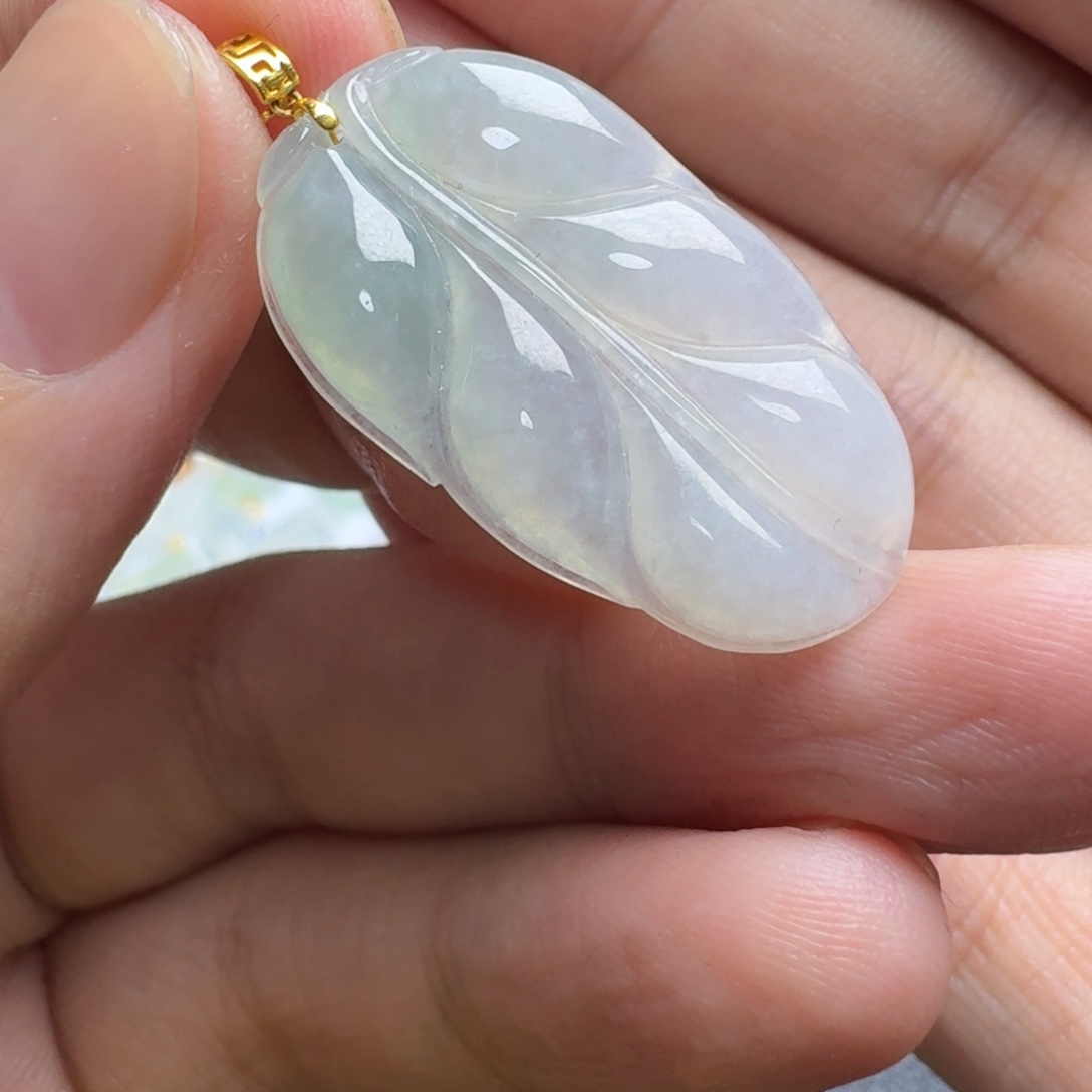 颈饰18K金镶嵌翡翠叶子
