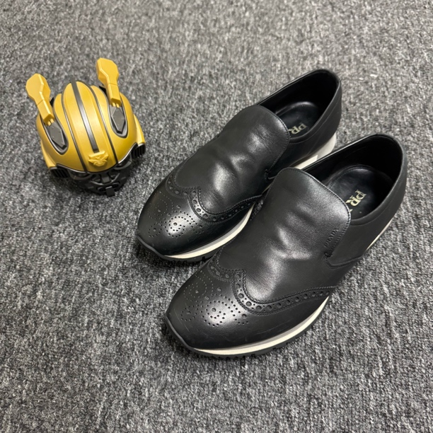 95新 Prada/普拉达 /42码/黑色英伦风一脚蹬/公价5200