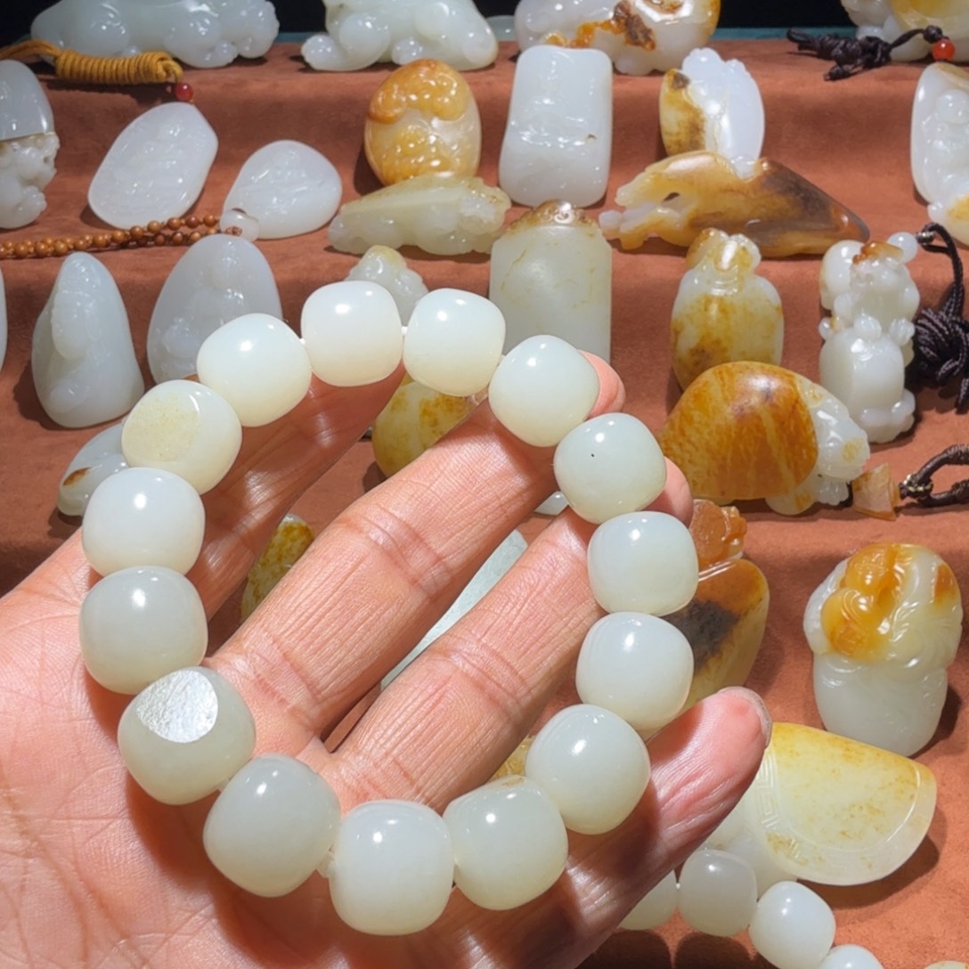 Y***H未镶嵌手链和田玉