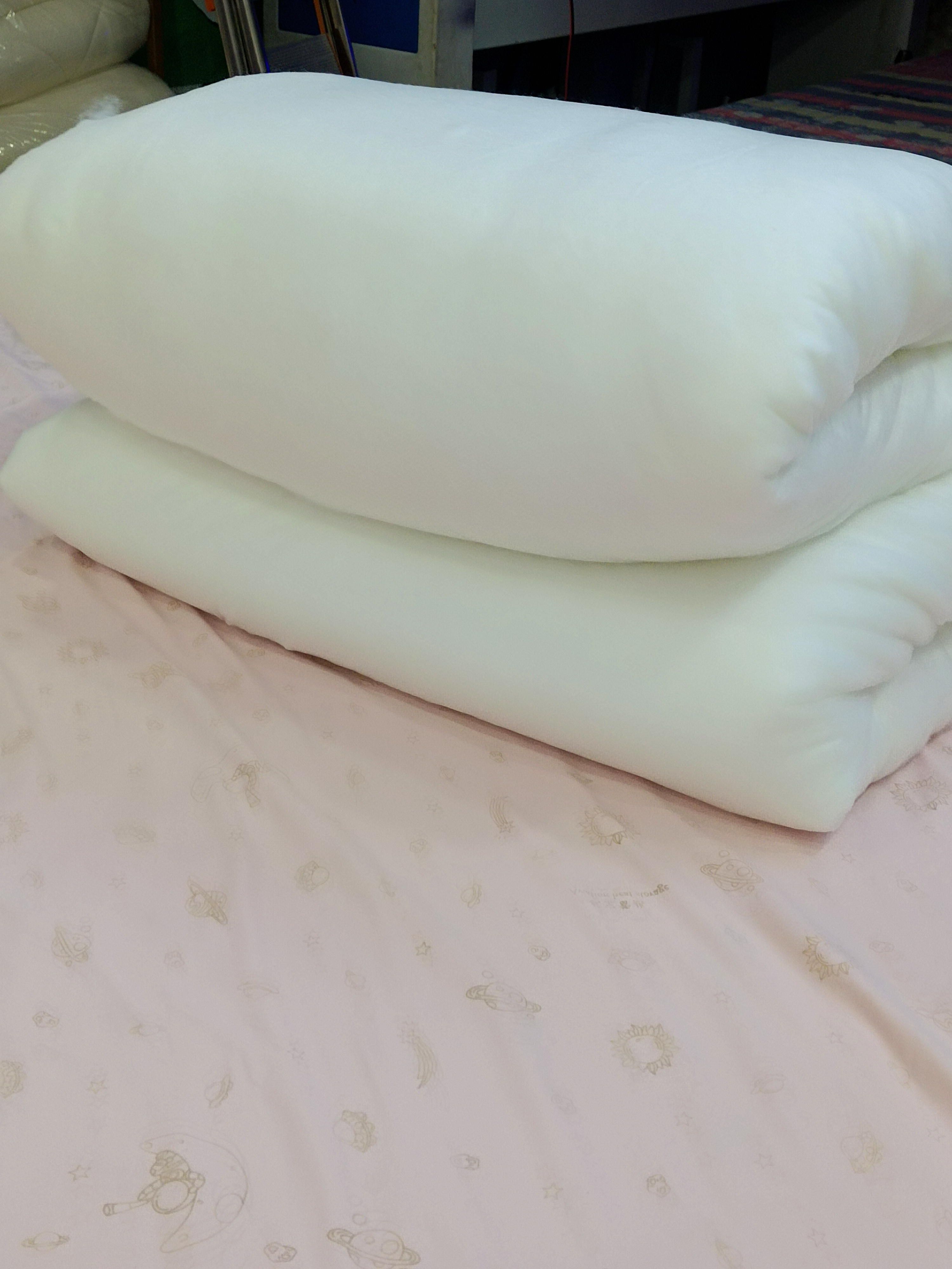 牛奶绒被保暖性强柔软高透气度好不结板不压身四季通用亲肤