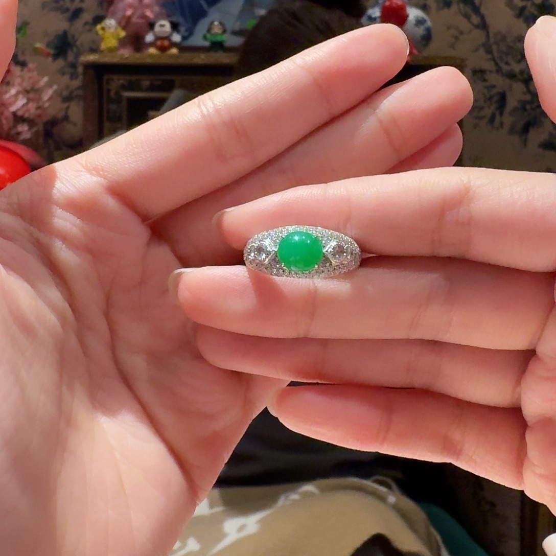 翡翠戒指18K金镶嵌戒指