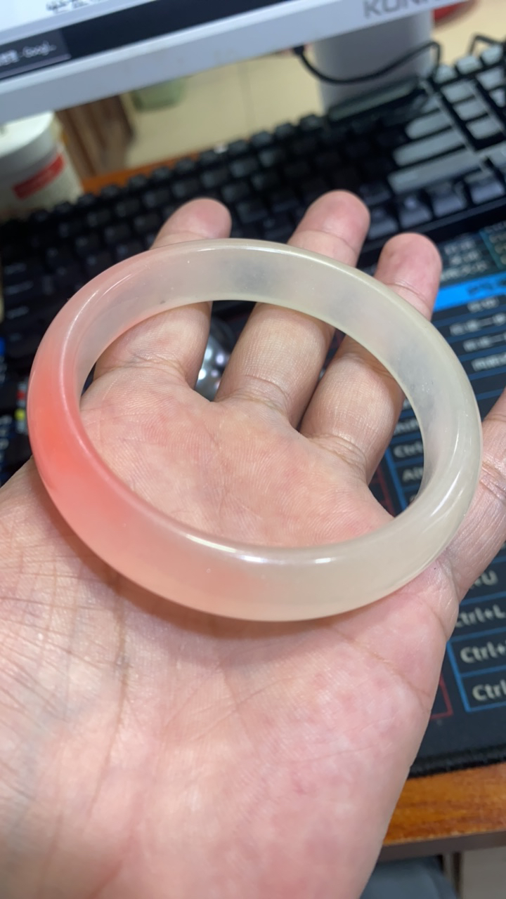 手4 樱花粉飘花手镯