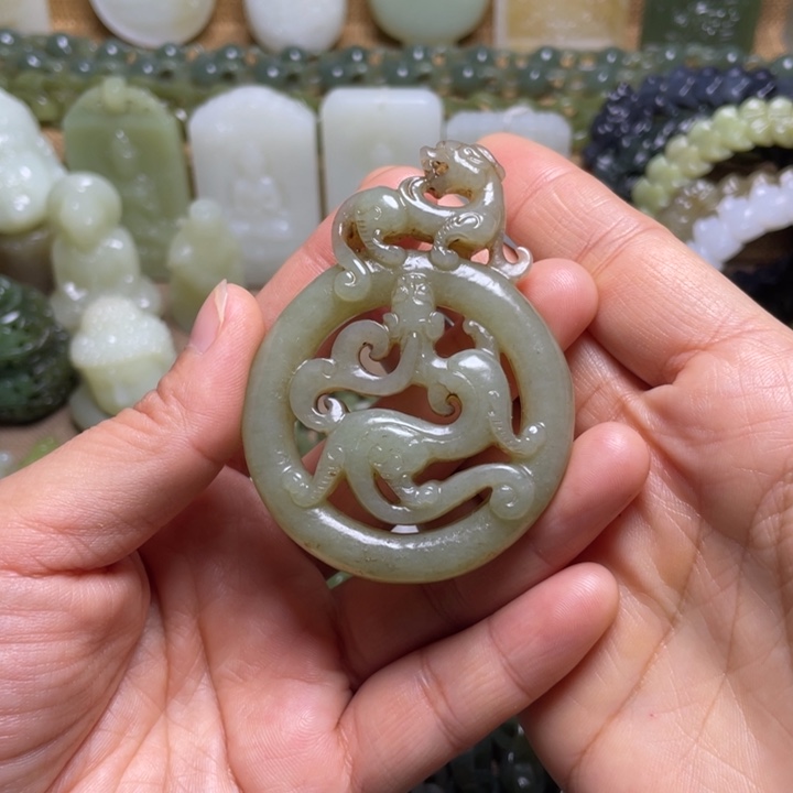 和田玉未镶嵌颈饰