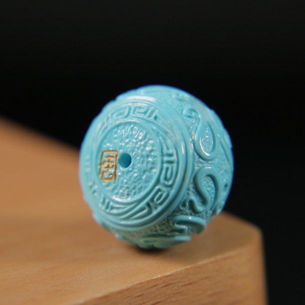 原矿绿松石六字箴言鼓珠 尺寸16×11mm，重3.98g，清风出品