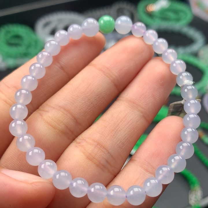 翡翠手镯未镶嵌卡