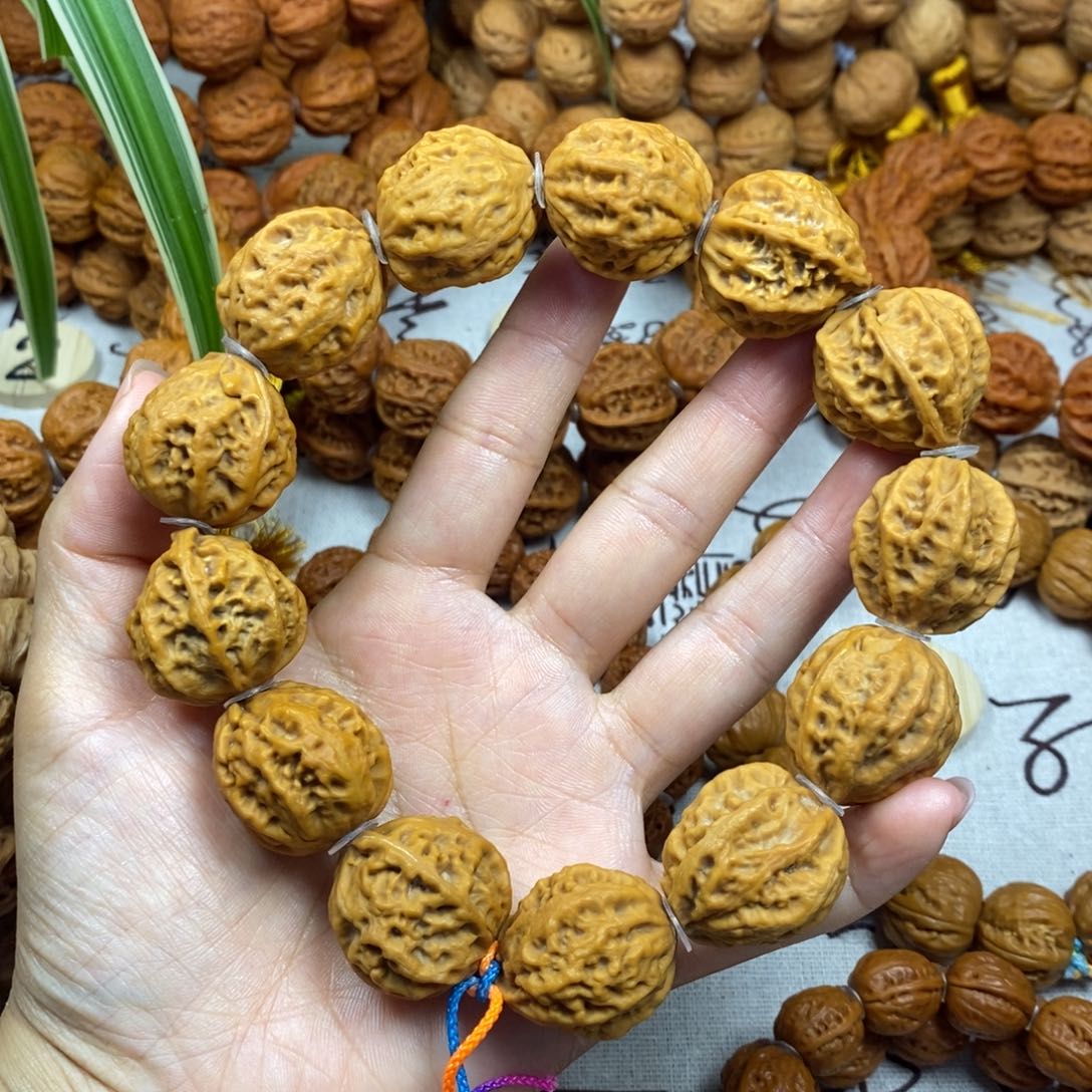 桃核吊坠麒麟灯笼