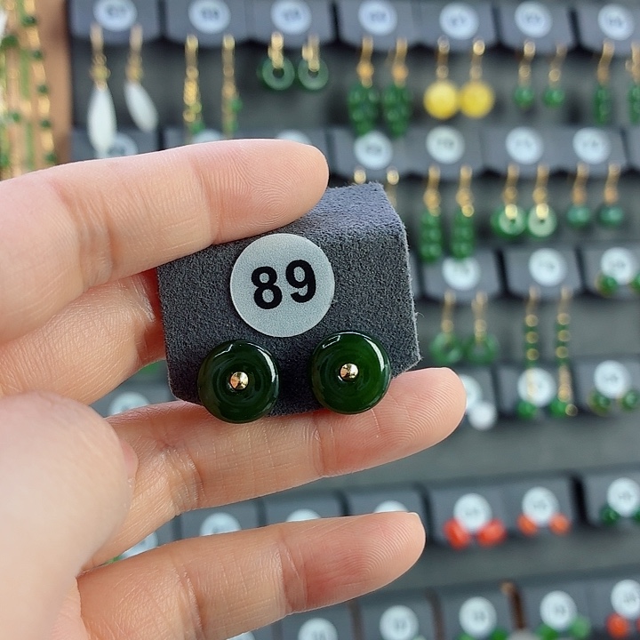 和田玉18K金镶嵌耳饰