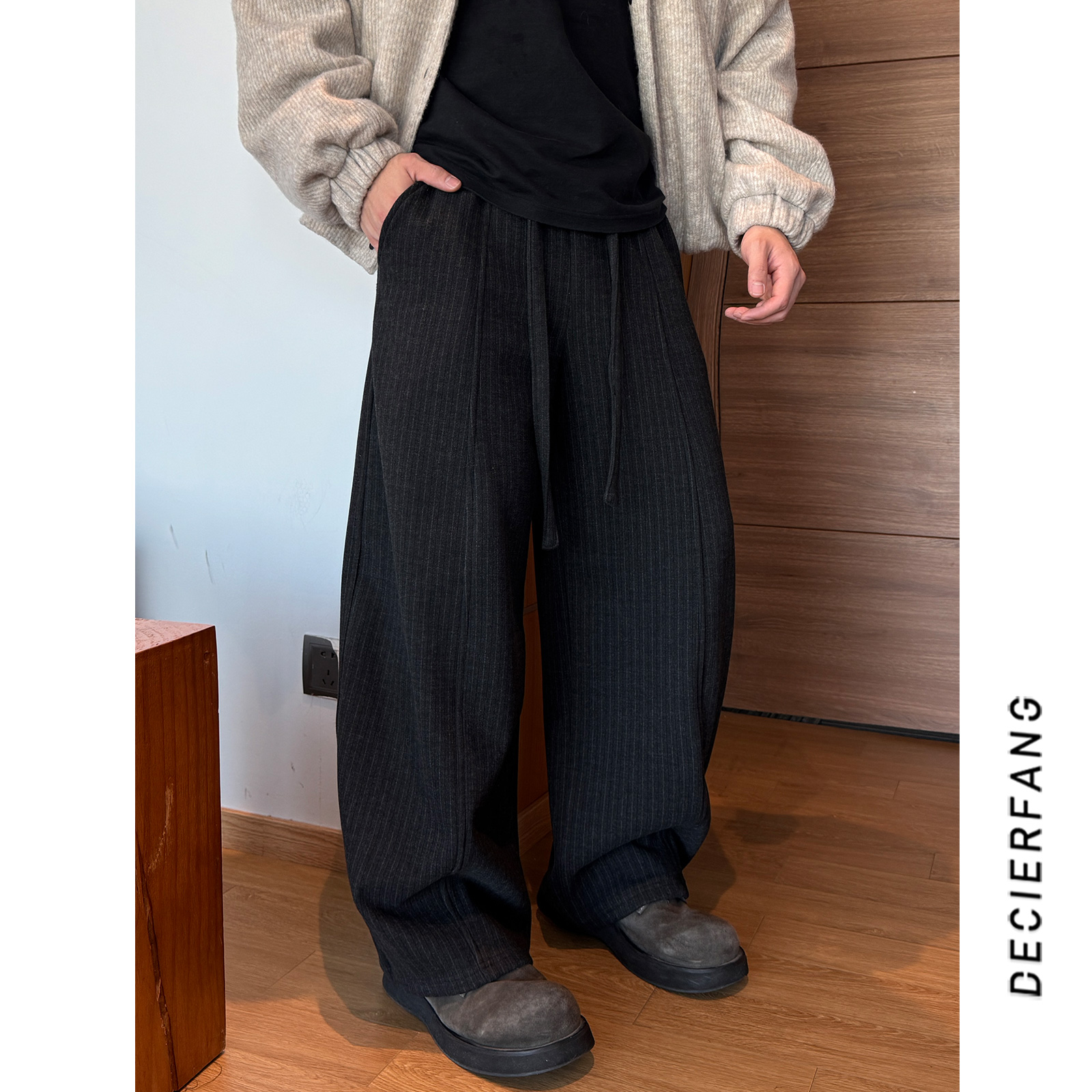 2025秋冬设计师款飘带抽绳竖条纹加绒休闲裤男潮牌百搭弯刀阔腿裤