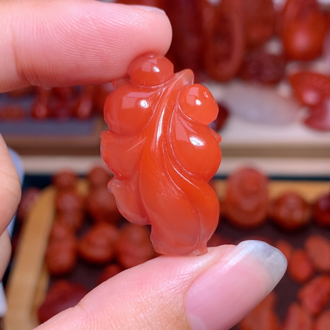 南红玛瑙未镶嵌珠宝半成品大红鱼