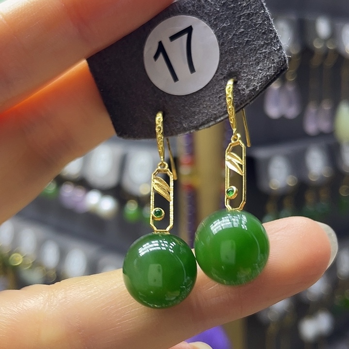 和田玉18K金镶嵌耳饰