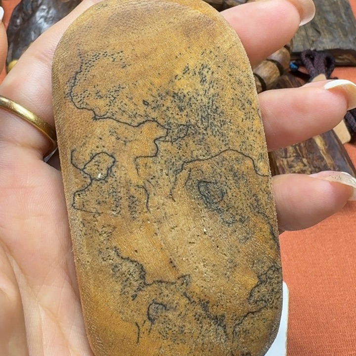 大叶紫檀（黑酸枝木类）