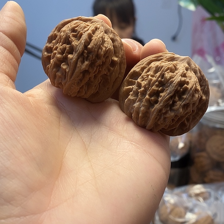 文玩核桃把件42四座楼红皮