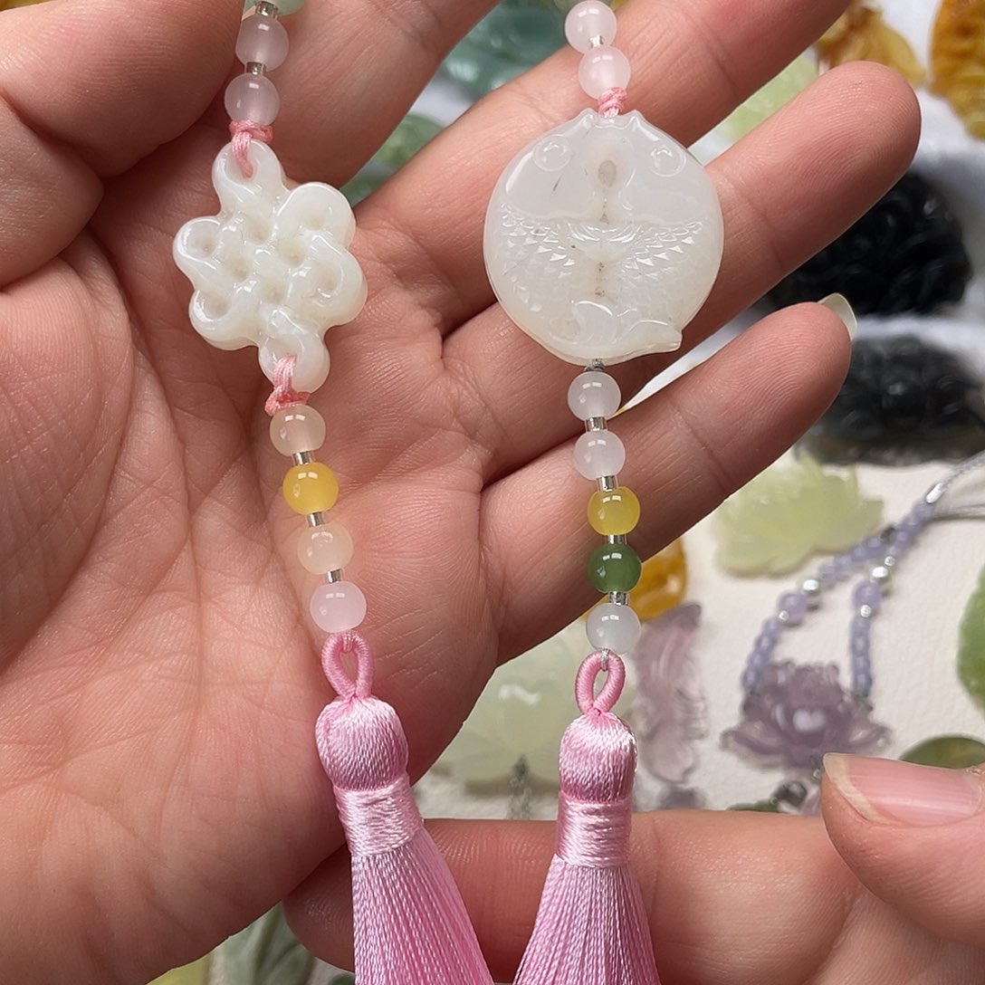 蛇纹石玉未镶嵌颈饰