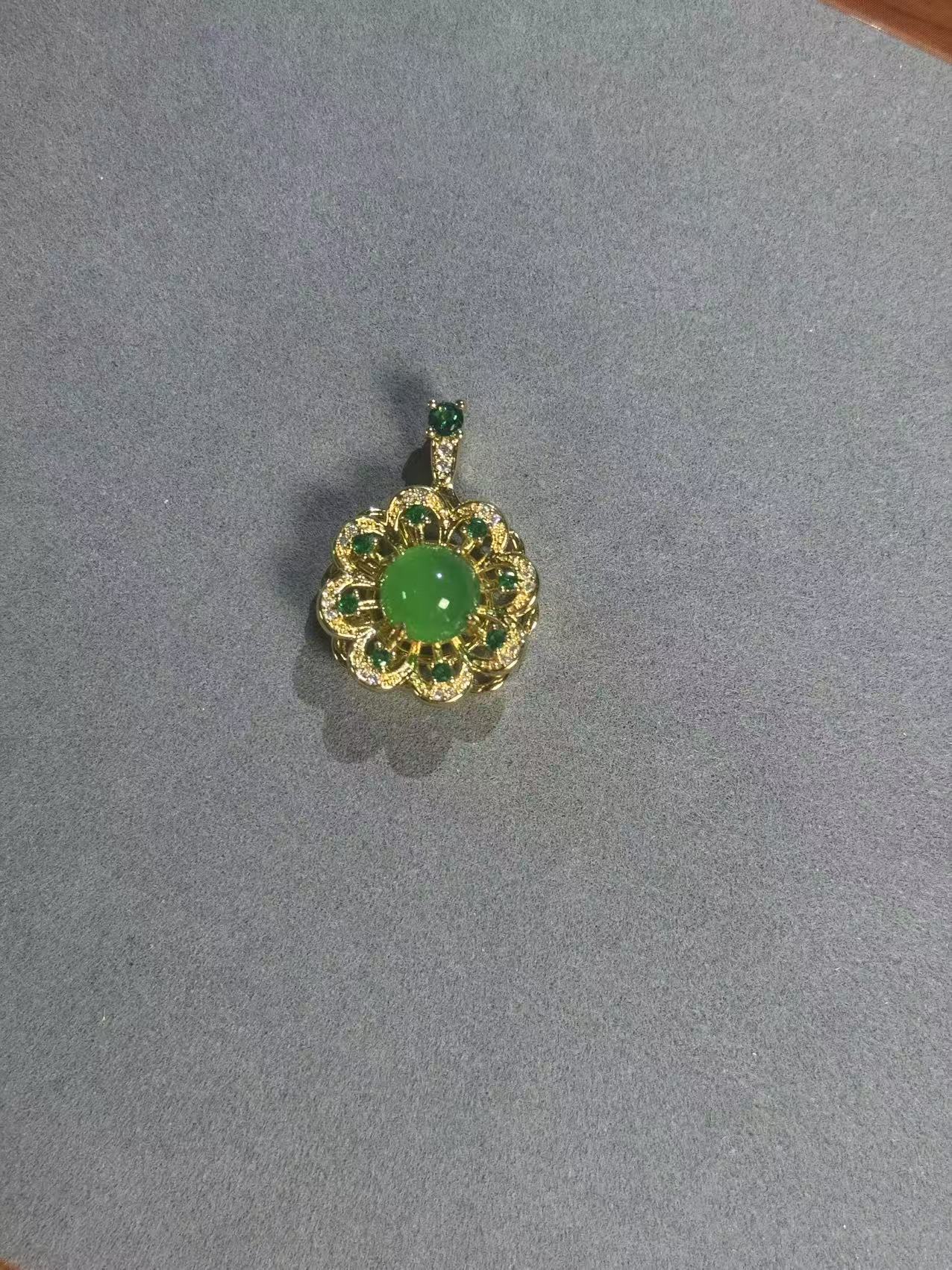 时来运转花朵圆珠转盘吊坠翡翠C-10