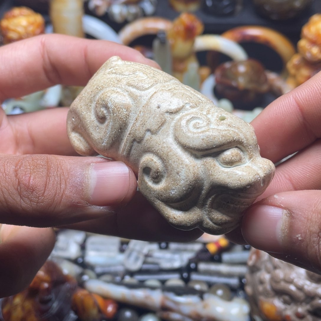 和田玉（糖玉）挂件未镶嵌日**山