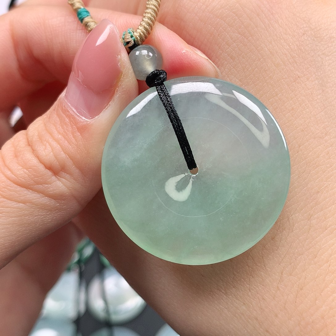 翡翠颈饰未镶嵌泽****补平安