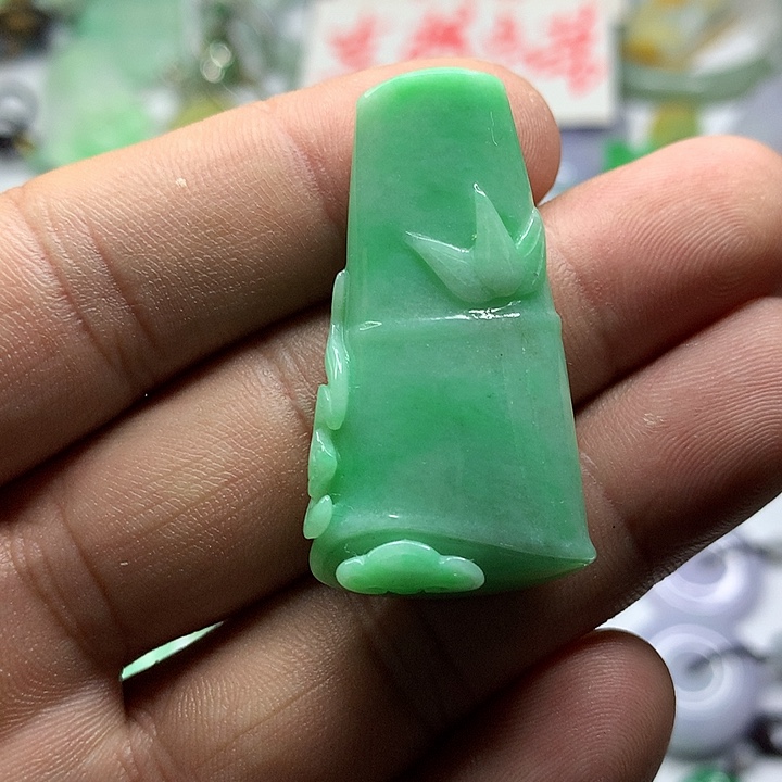 吊坠(赠链)未镶嵌翡翠