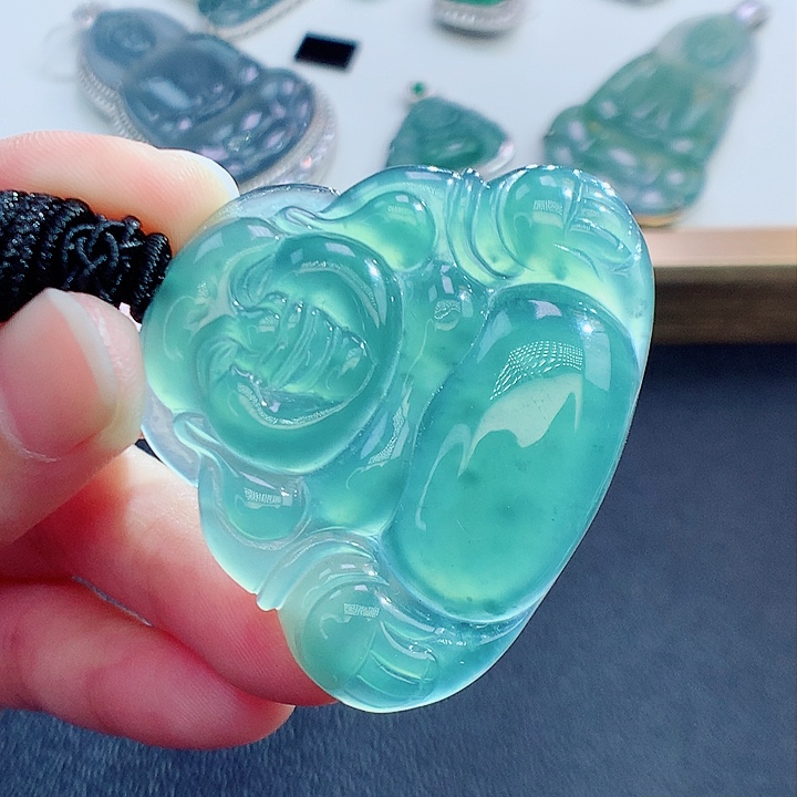 翡翠颈饰未镶嵌翡翠