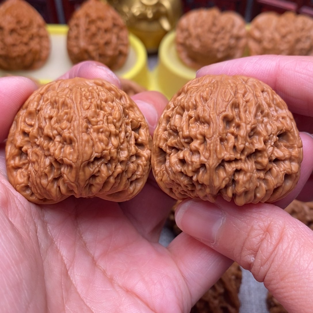 文玩核桃把件毕业肉球红皮粗棱南疆40尺