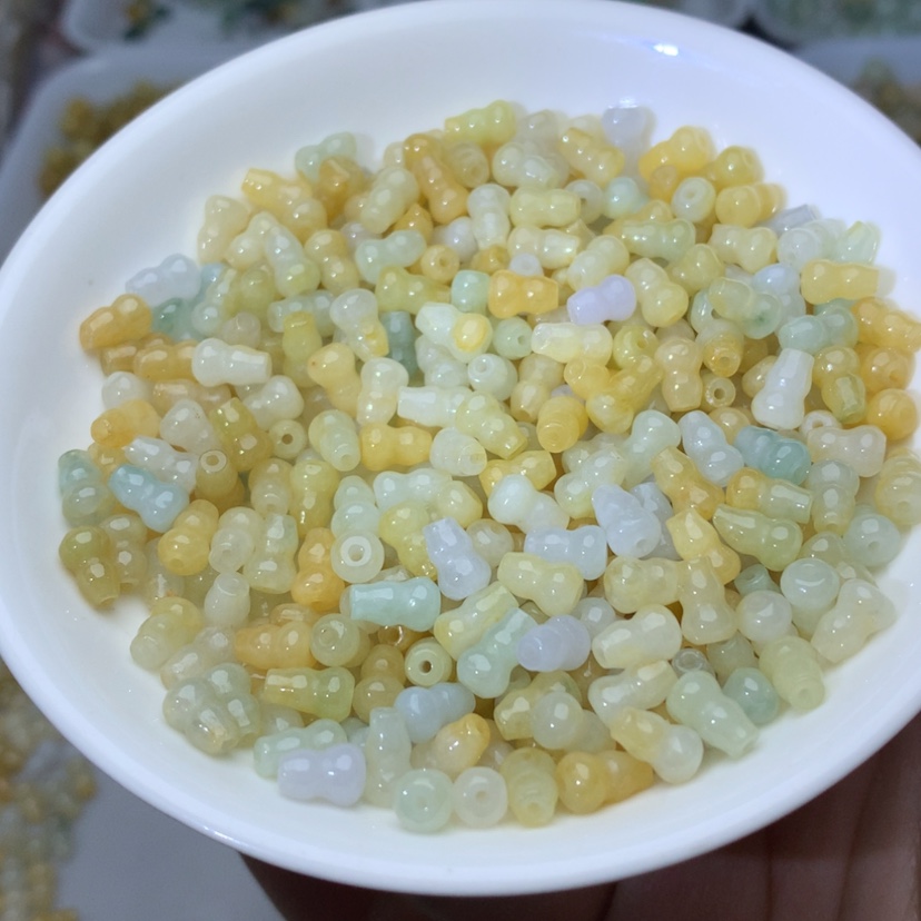 【闪购商品】翡翠手链未镶嵌卡5乘7.4冰黄葫芦50颗